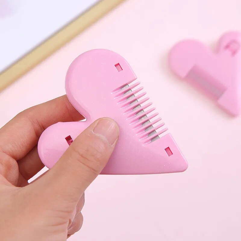 Heart Shape Hair Cutting Trimmer Barber Comb Bangs Hair Remover Home Mini Makeup Tools For Thinning Beauty Hair Cut Accessories